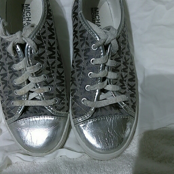 Michael Kors girls sneakers - Picture 4 of 5